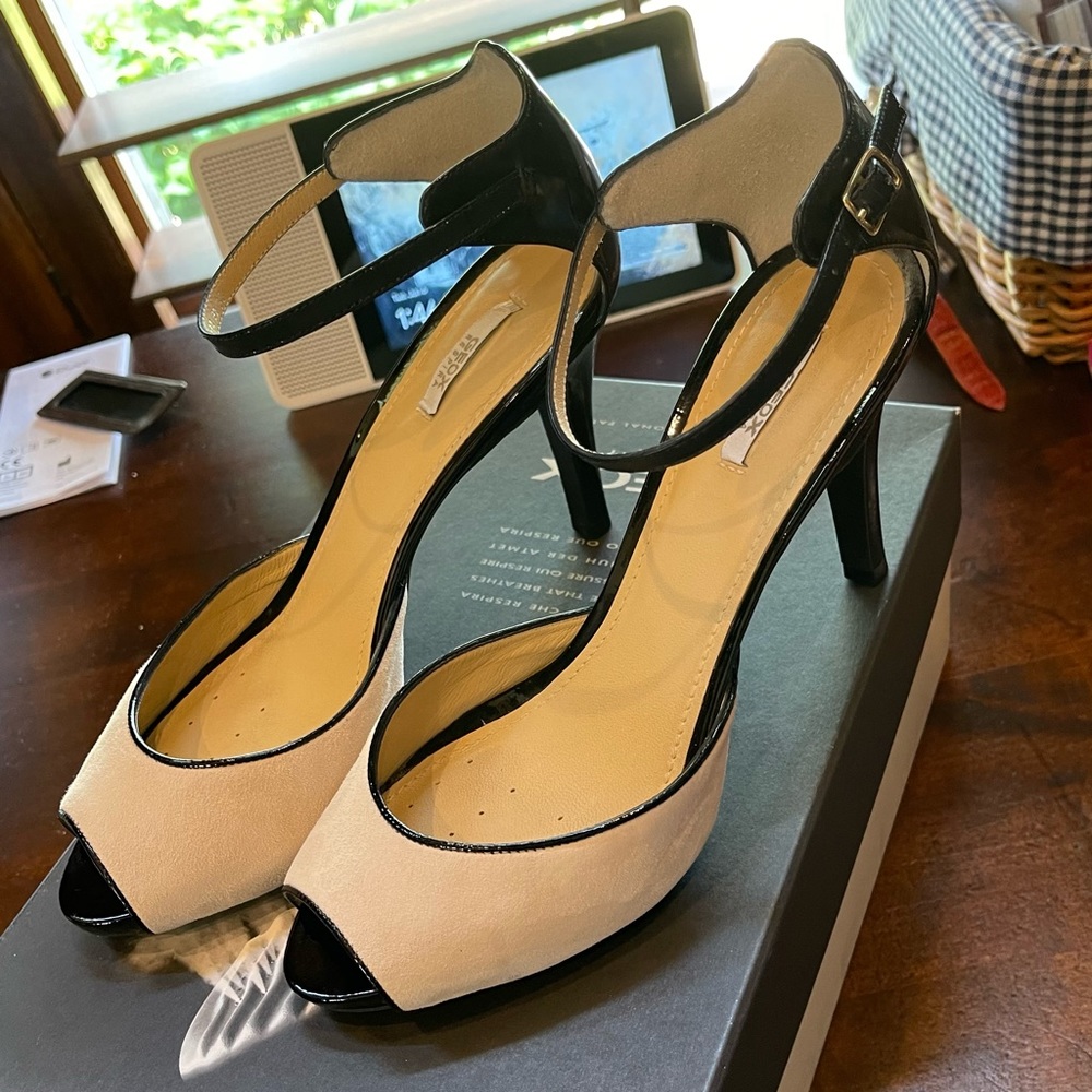 Geox Heels Nude/Black Size 8